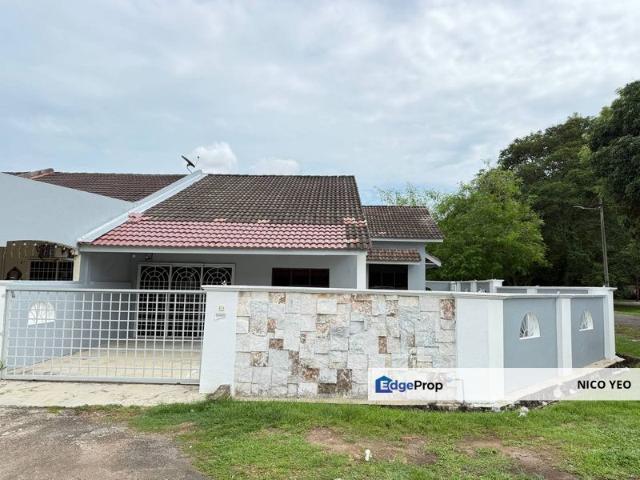 House for sale in Malaka