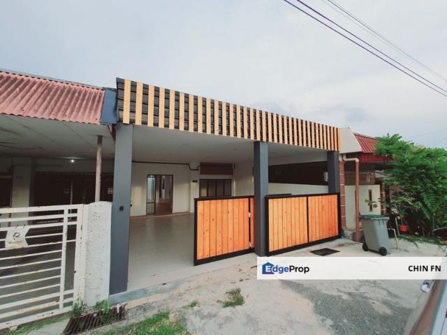 House for sale in Malaka