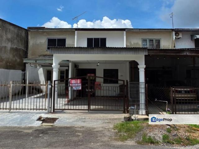 House for sale in Malaka