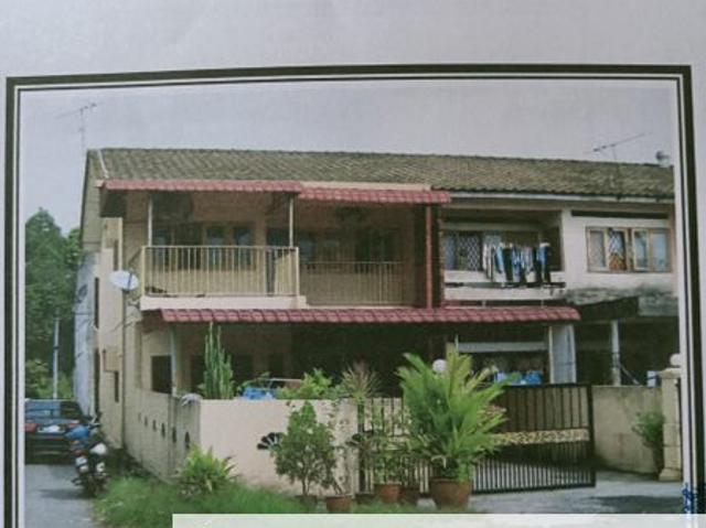 House for sale in Malaka