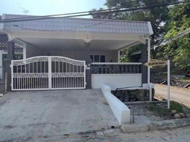 House for sale in Malaka