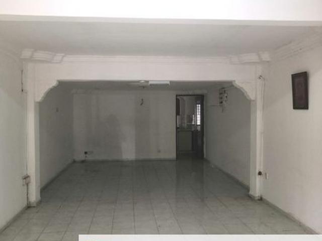 House for sale in Malaka