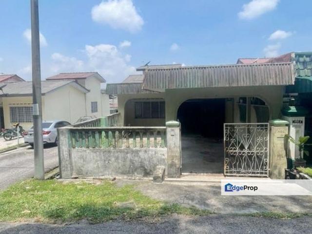 House for sale in Malaka