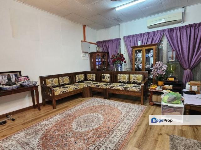 House for sale in Malaka
