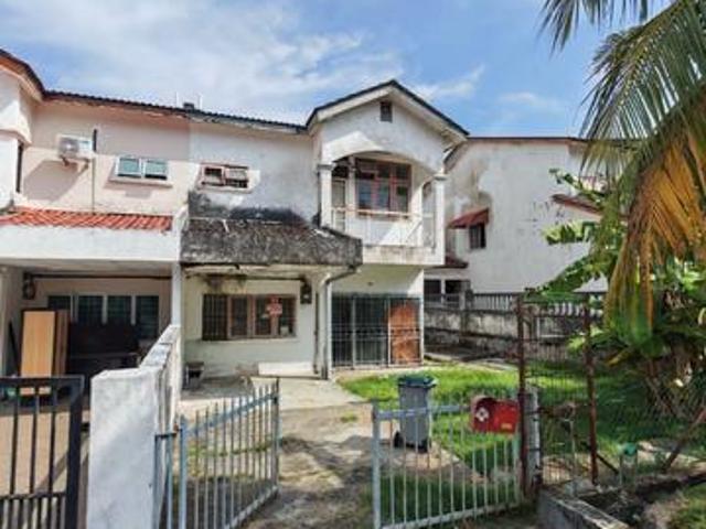 Terraced House for sale in Malaka