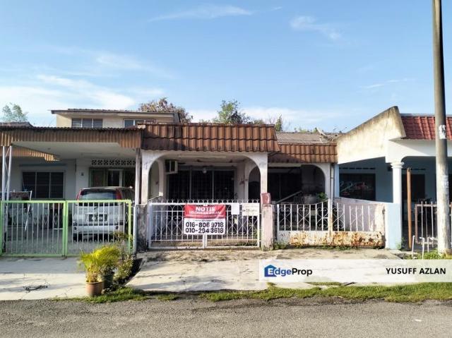 House for sale in Malaka