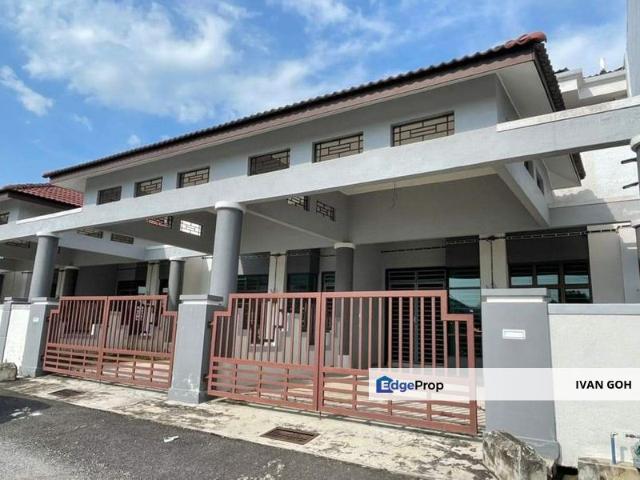House for sale in Malaka