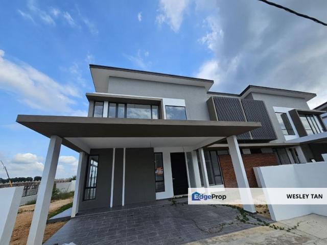 House for sale in Malaka