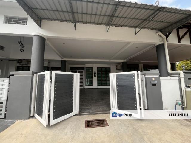 House for sale in Malaka