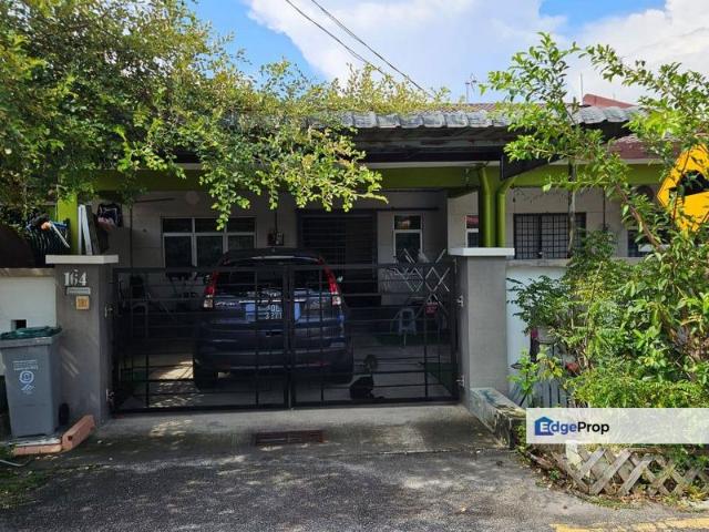 House for sale in Malaka