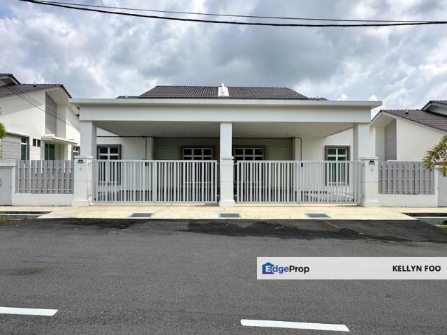 House for sale in Malaka