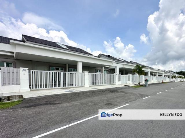 House for sale in Malaka