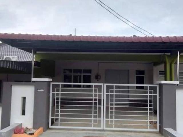 Terraced House for sale in Malaka