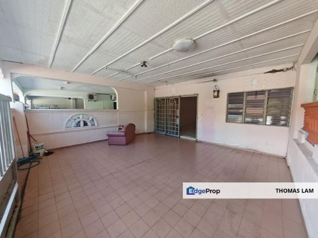 House for rent in Malaka