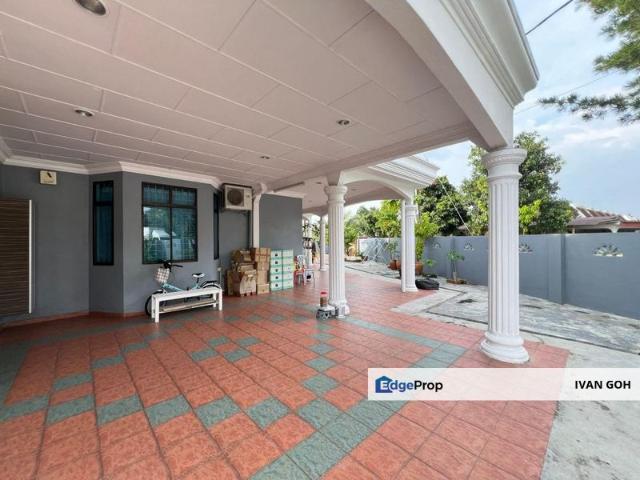 House for sale in Malaka