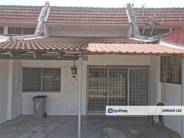 House for rent in Malaka