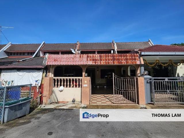 House for sale in Malaka
