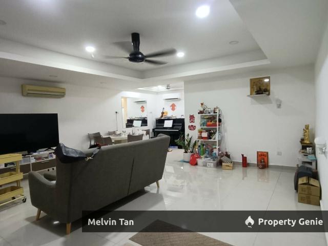 Terraced House for sale in Malaka