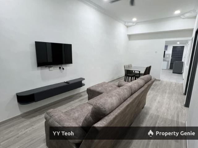 Terraced House for sale in Malaka