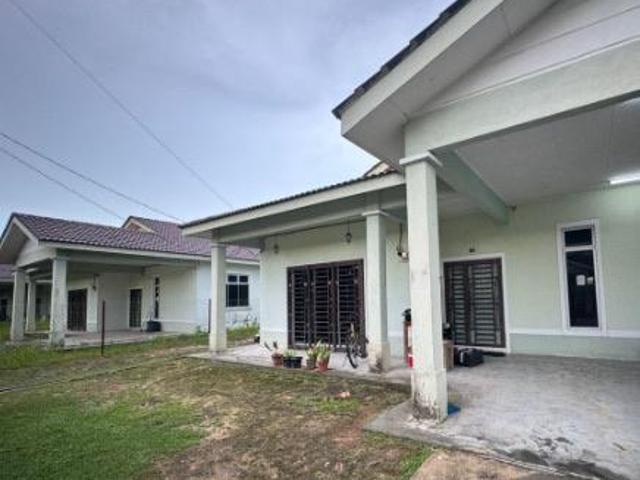 Bungalow for rent in Kluang, Johor