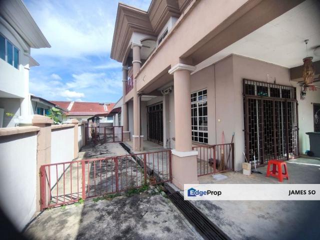 House for sale in Malaka