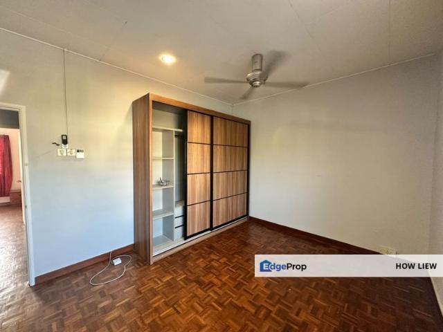 House for sale in Malaka