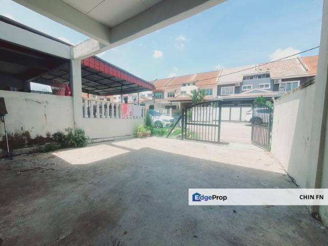House for sale in Malaka