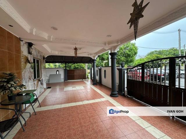 House for sale in Malaka
