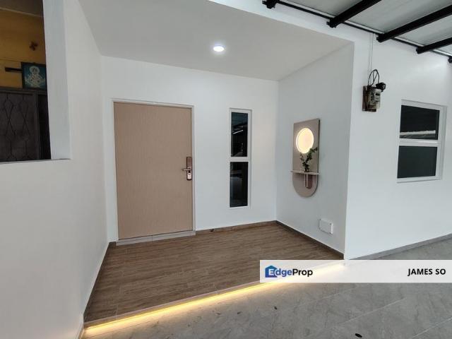 House for sale in Malaka