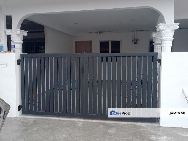 House for sale in Malaka