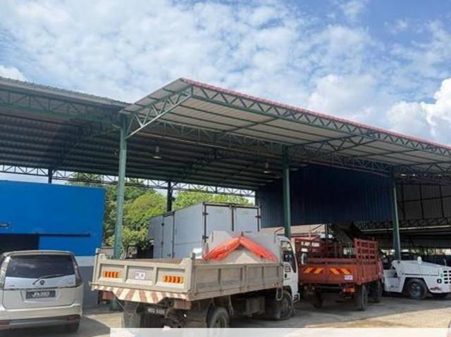 Shop for sale in Malaka