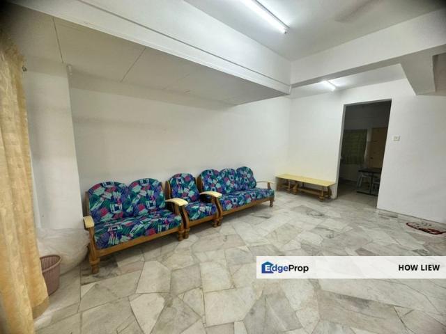 House for rent in Malaka