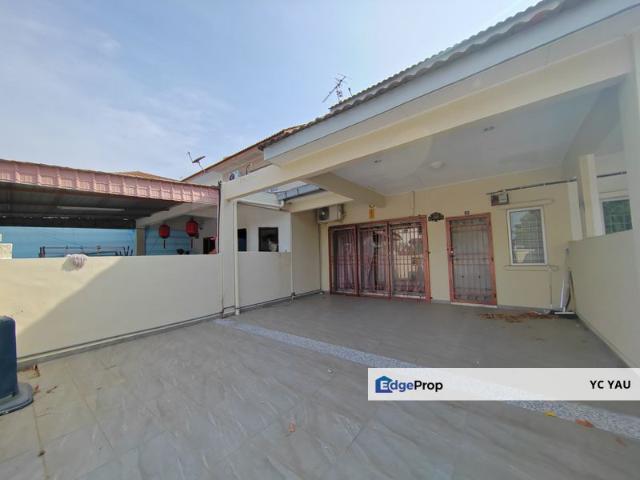 House for sale in Malaka