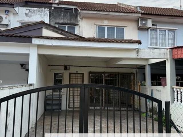 House for sale in Malaka