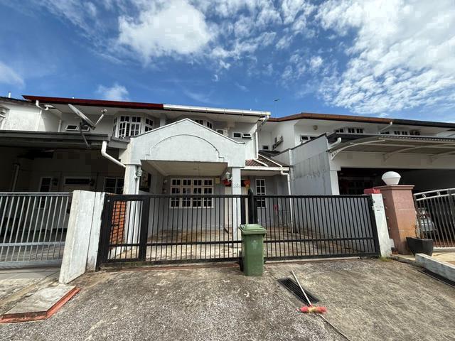 Terraced House for rent in Kuching