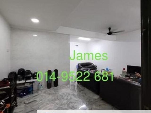 House for sale in Malaka