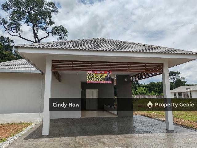 Bungalow for sale in Malaka