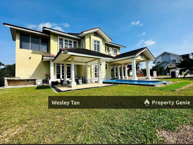 Bungalow for sale in Malaka