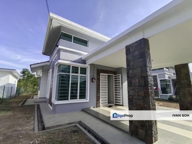 House for sale in Malaka