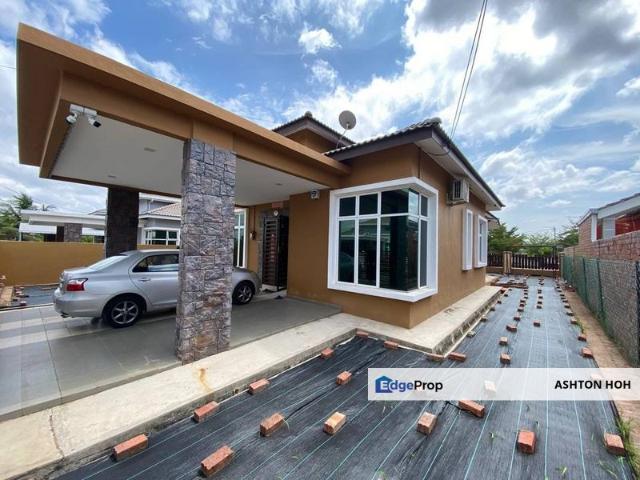 House for sale in Malaka