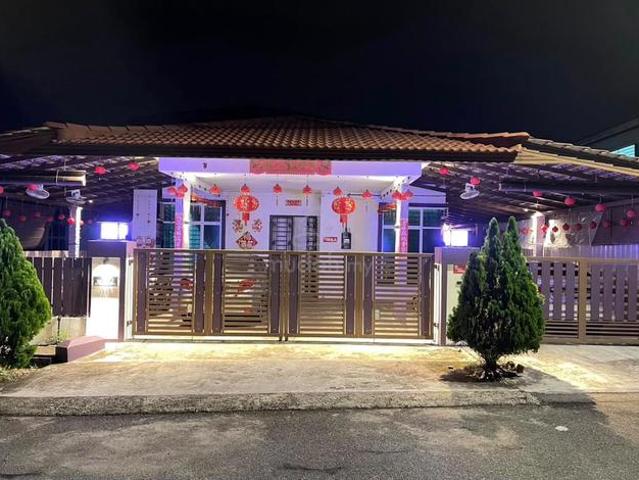 Bungalow for sale in Malaka