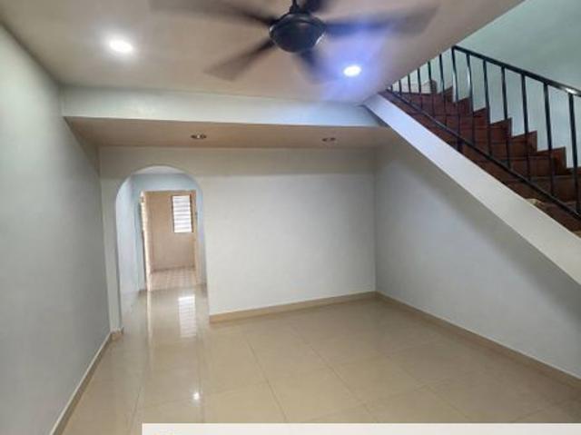 House for sale in Ulu Benut Village, Johor