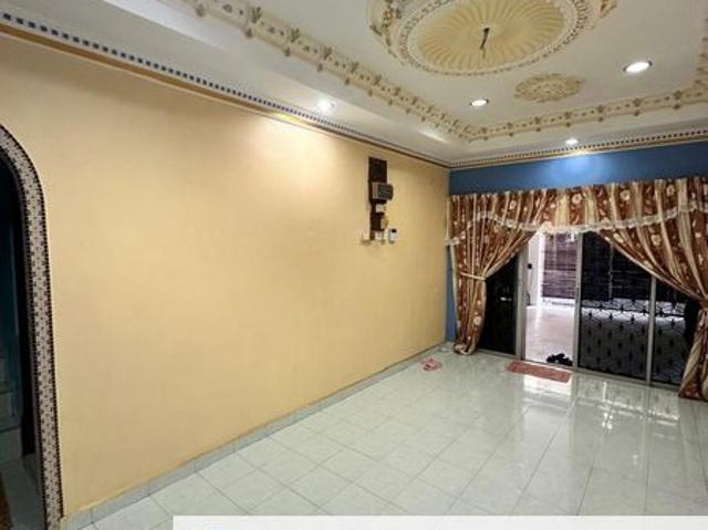 House for sale in Malaka
