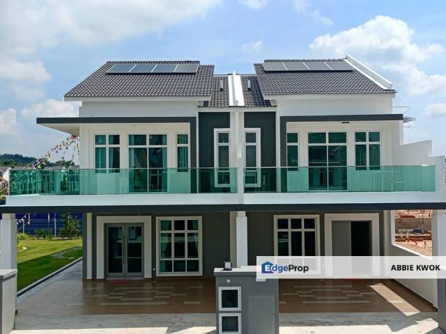 House for sale in Malaka
