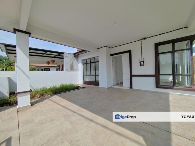 House for sale in Malaka