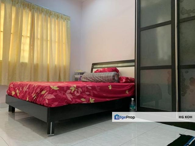House for rent in Malaka