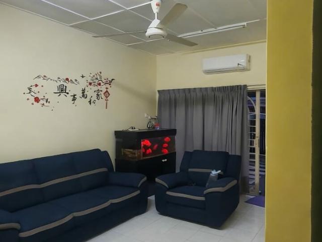 Terraced House for sale in Malaka
