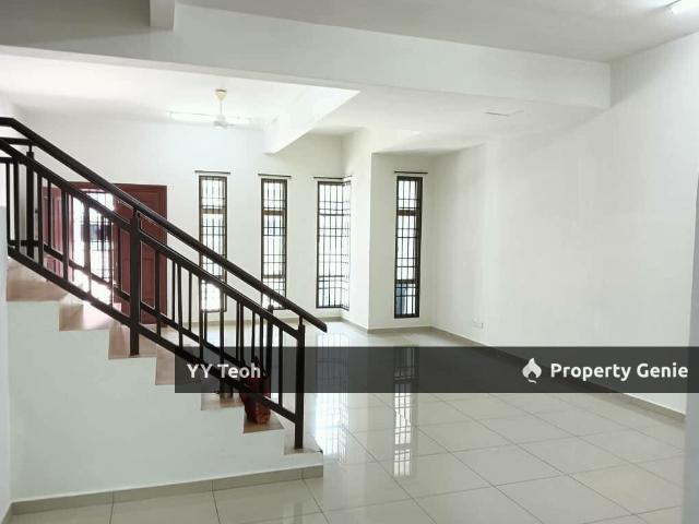 Terraced House for sale in Malaka