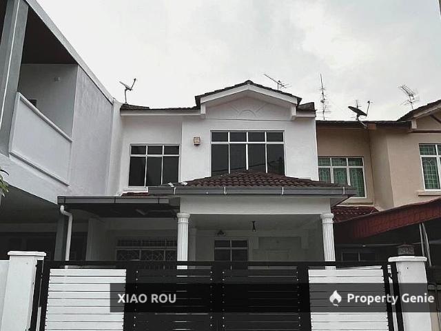 Terraced House for sale in Malaka