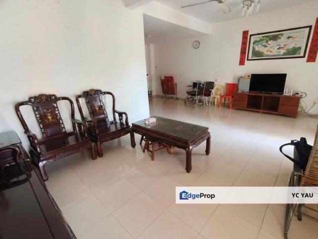 House for sale in Malaka